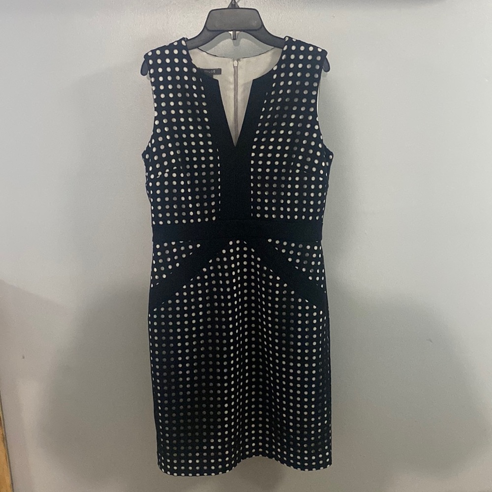 Black and White Size 8 dress